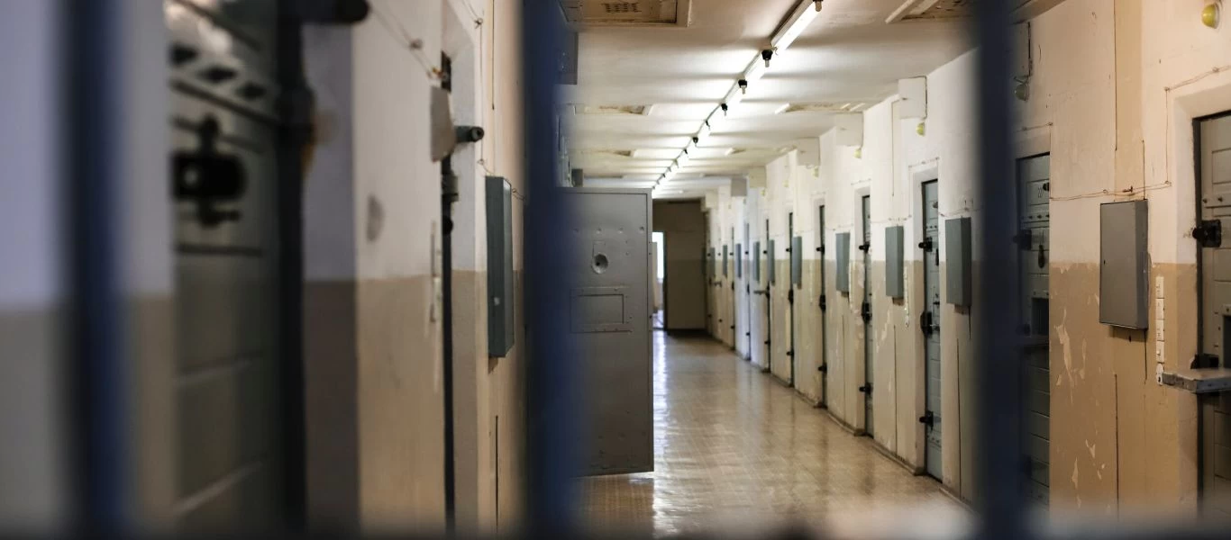 Εξέγερση κρατουμένων στις φυλακές Κορίνθου - Σπεύδουν ισχυρές αστυνομικές δυνάμεις (βίντεο)